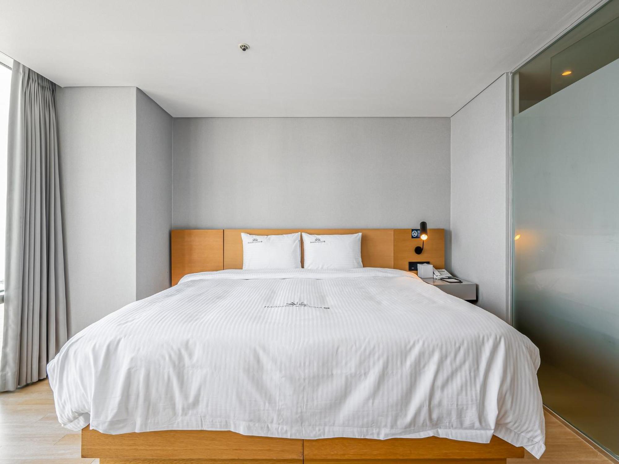 Haeundae Seacloud Hotel Residence Busan Exterior photo